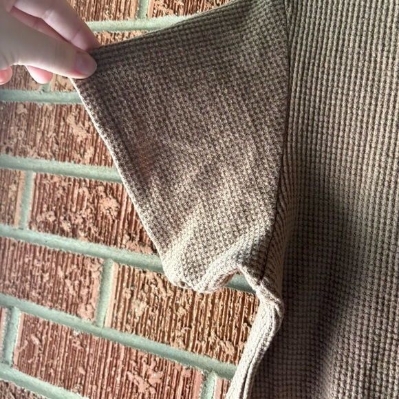 Abercrombie and Fitch Waffle Knit Tan Cropped Top Size Small - Picture 7 of 8